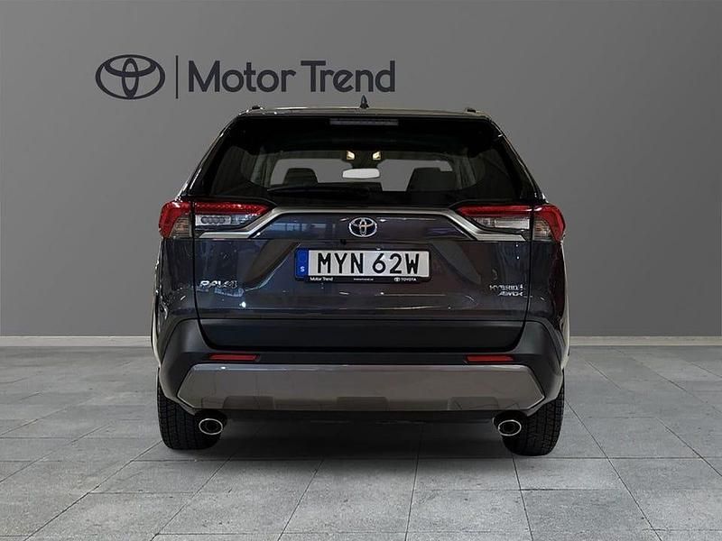 Begagnad Toyota RAV4 Hybrid Active 224 HK (164 kW) 2022 Grå SUV