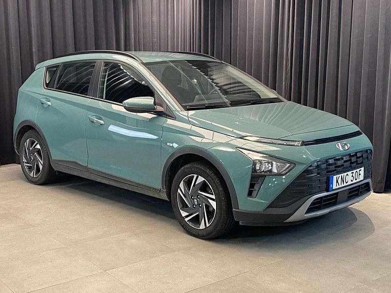 Grön Begagnad 2022 Hyundai Bayon Essential SUV | 189 900 kr (Marknadspris) - Bild 1/4