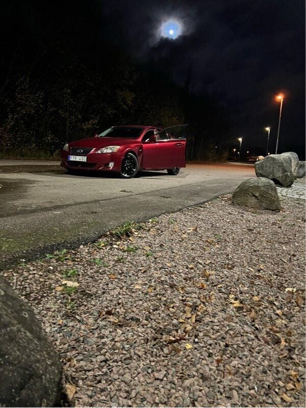 Röd Begagnad 2008 Lexus IS250 Sedan | 65 000 kr (Marknadspris) - Bild 1/4