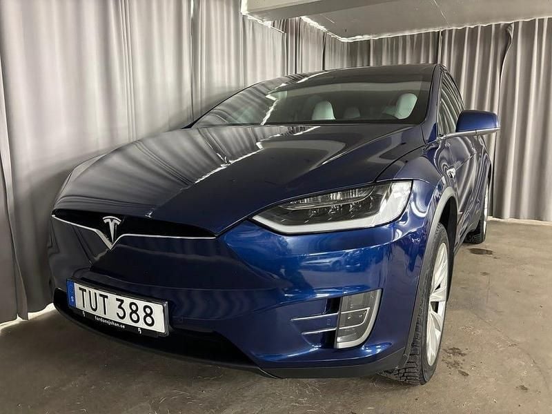 Begagnad Tesla Model X 230 kW (313 HK) 2016 Blå SUV