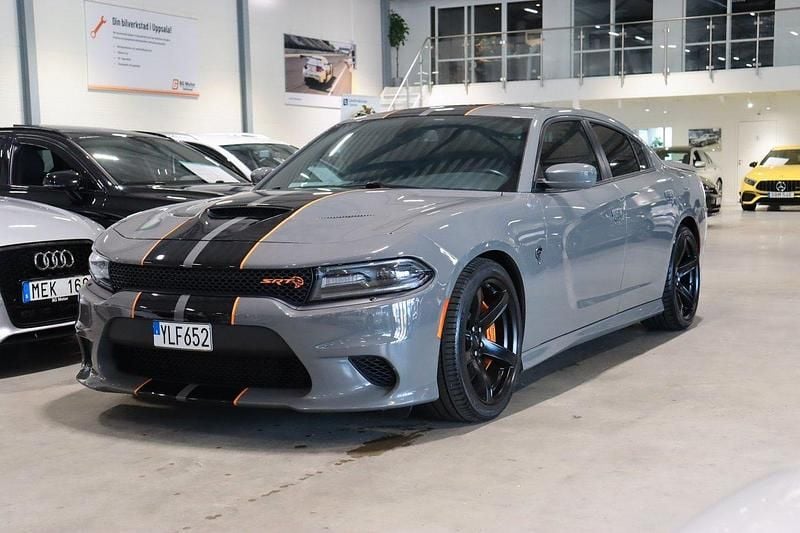 Grå Begagnad 2018 Dodge Charger Sedan | 699 900 kr (Bra pris) - Bild 1/4