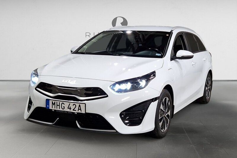 Vit Begagnad 2022 Kia Ceed Sportswagon Advance Kombi | 194 900 kr (Bra pris) - Bild 1/3