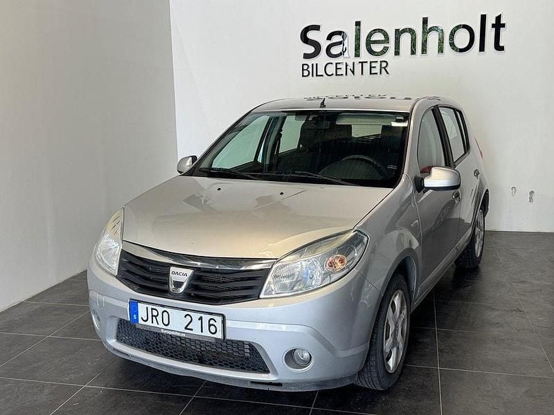 Silver Begagnad 2009 Dacia Sandero Halvkombi | 22 900 kr - Bild 1/4