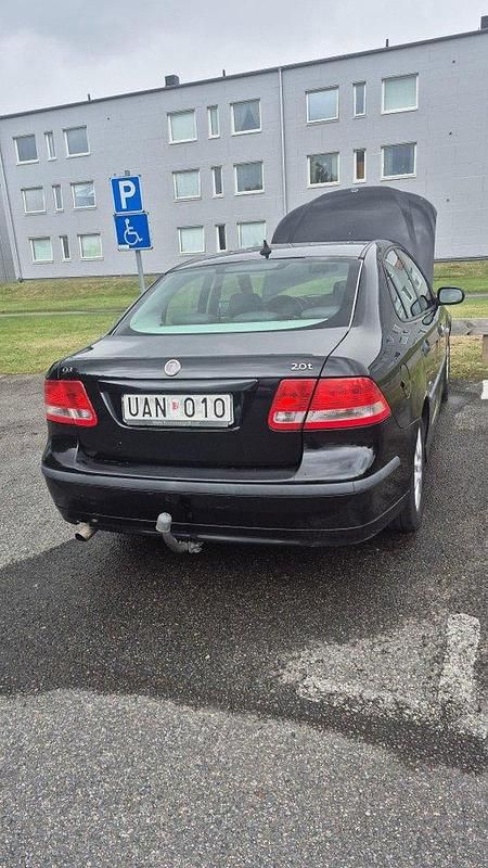 Svart Begagnad 2003 Saab 9-3 Vector Sedan | 15 000 kr (Dyr) - Bild 1/1