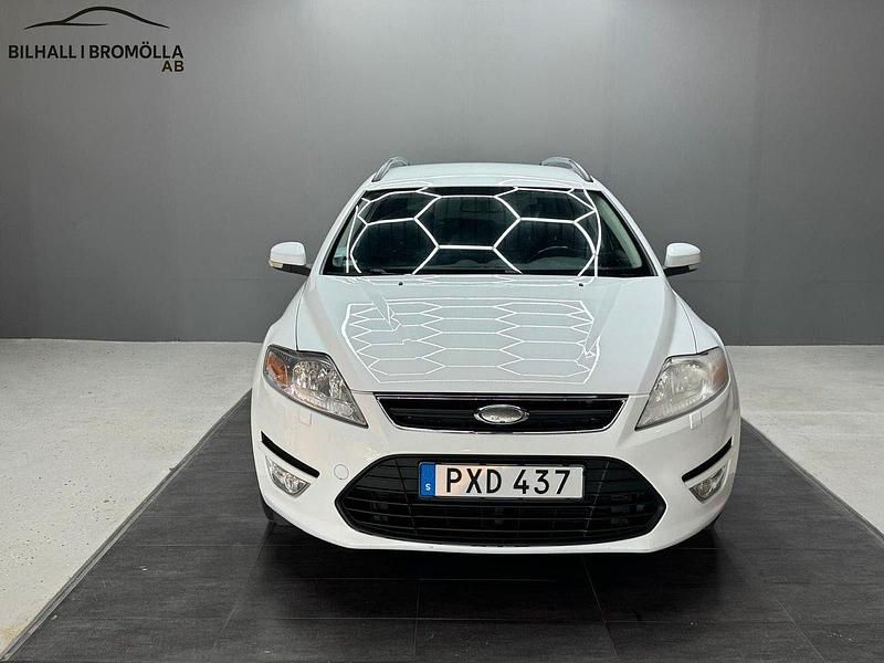 Vit Begagnad 2011 Ford Mondeo Trend Kombi | 54 900 kr (Marknadspris) - Bild 1/4