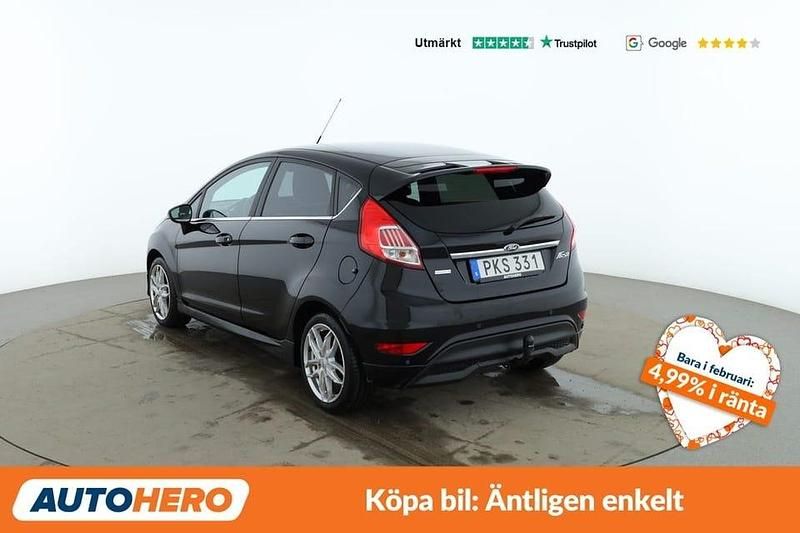 Begagnad Ford Fiesta Titanium 101 HK (74 kW) 2017 Svart Sedan