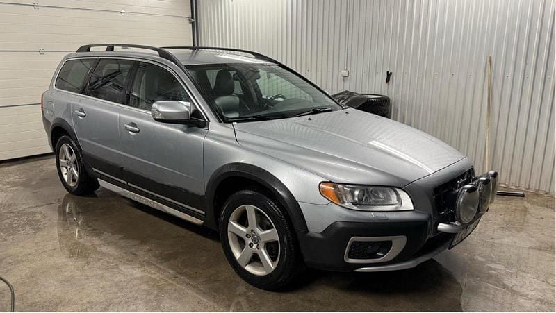 Silver Begagnad 2010 Volvo XC70 Summum Kombi | 76 000 kr (Bra pris) - Bild 1/4