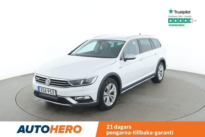 Vit Begagnad 2017 VW Passat Alltrack Kombi | 180 000 kr (Marknadspris) - Bild 1/4