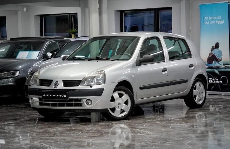 Begagnad Renault Clio R.S. Authentique 75 HK (55 kW) 2006 Ljusgrå (grå) Halvkombi