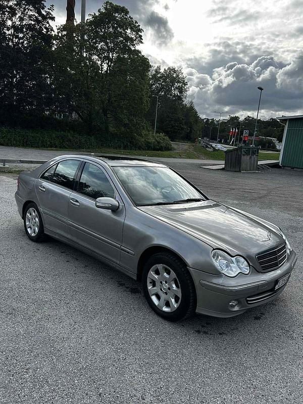 Begagnad Mercedes C280 231 HK (169 kW) 2006 Sedan