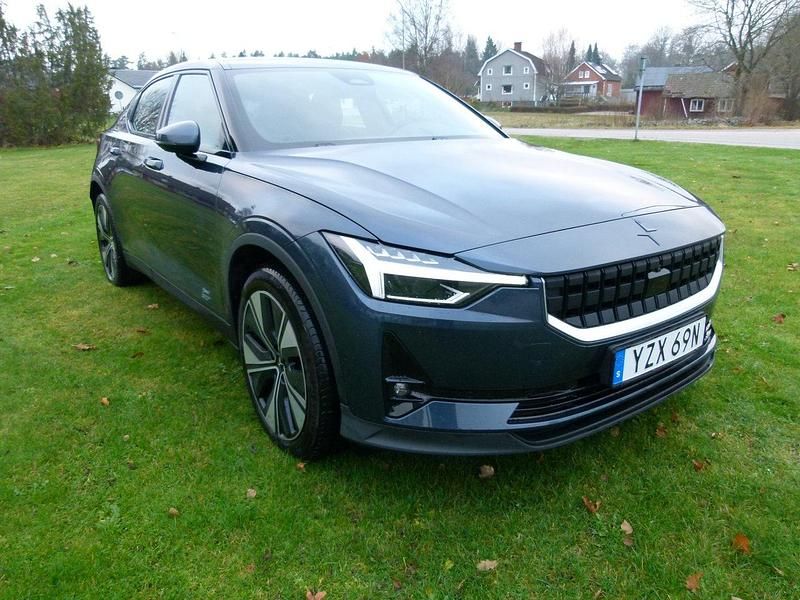Mörkblå (blå) Begagnad 2023 Polestar 2 Pilot Halvkombi | 279 000 kr (Bra pris) - Bild 1/4
