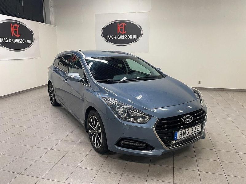 Ljusblå (lblå) Begagnad 2015 Hyundai i40 Comfort Kombi | 119 000 kr (Marknadspris) - Bild 1/4