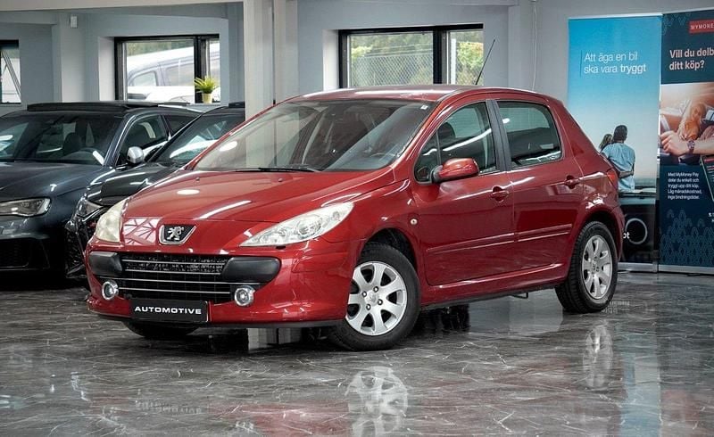Röd Begagnad 2007 Peugeot 307 Halvkombi | 24 900 kr (Marknadspris) - Bild 1/4