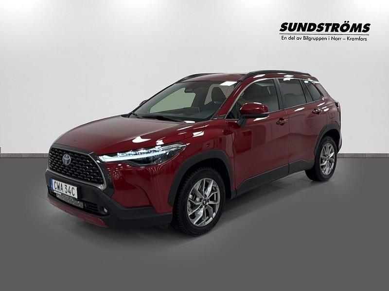 Röd Begagnad 2023 Toyota Corolla Cross Style SUV | 349 900 kr (Bra pris) - Bild 1/3