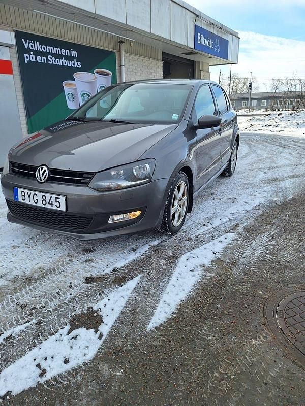 Begagnad VW Polo 90 HK (66 kW) 2012 Halvkombi