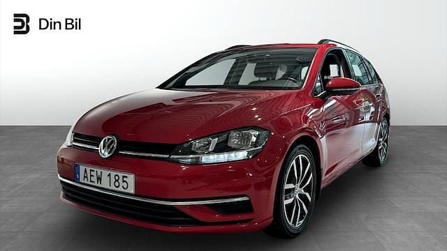 Röd Begagnad 2018 VW Golf VII Sedan | 184 900 kr (Marknadspris) - Bild 1/4