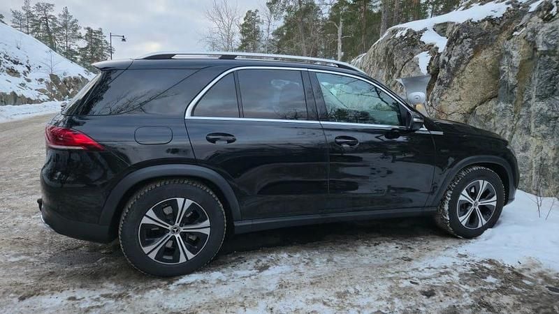 Begagnad Mercedes GLE350 320 HK (235 kW) 2021 Svart metallic