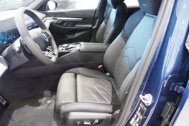Begagnad BMW i5 Efficient Dynamics 442 kW (601 HK) 2024 Okänd Sedan