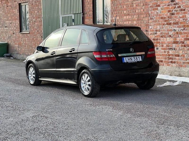 Begagnad Mercedes B170 116 HK (85 kW) 2007 Svart Minibuss