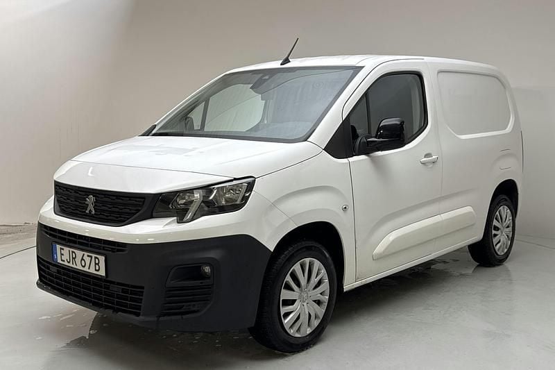 Begagnad Peugeot Partner 130 HK (95 kW) 2021 Vit Minibuss