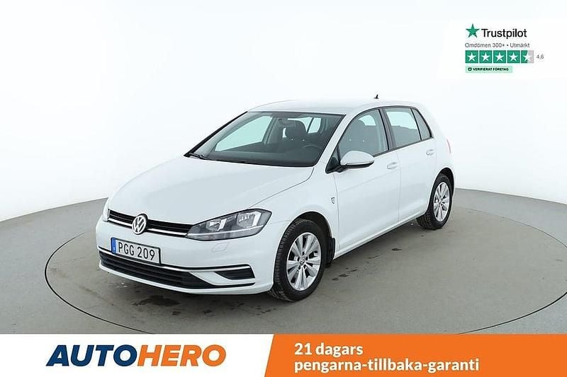 Vit Begagnad 2017 VW Golf VII Halvkombi | 134 000 kr (Marknadspris) - Bild 1/4