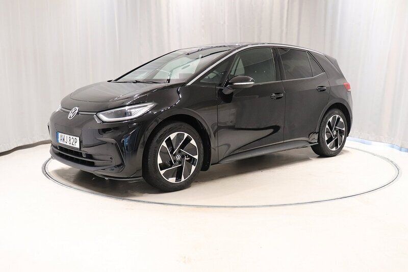 Svart Begagnad 2024 VW ID.3 Pro Halvkombi | 398 800 kr (Superpris) - Bild 1/4