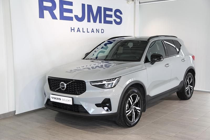 Begagnad Volvo XC40 Plus 200 HK (147 kW) 2023 Grå SUV