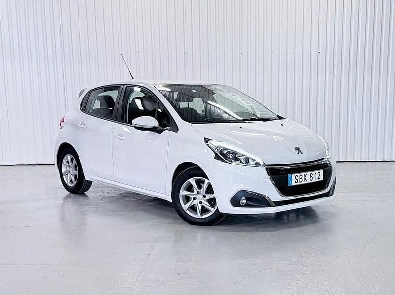 Begagnad 2017 Peugeot 208 Halvkombi | 119 500 kr (Lite dyr) - Bild 1/4
