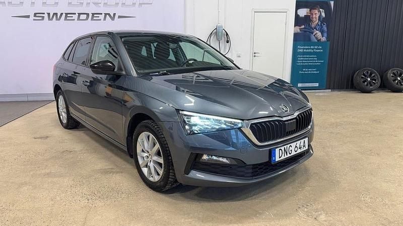 Grå Begagnad 2020 Skoda Scala Halvkombi | 149 900 kr (Bra pris) - Bild 1/4