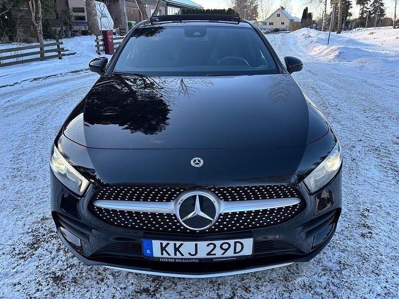 Begagnad Mercedes A180 AMG 136 HK (100 kW) 2022 Svart