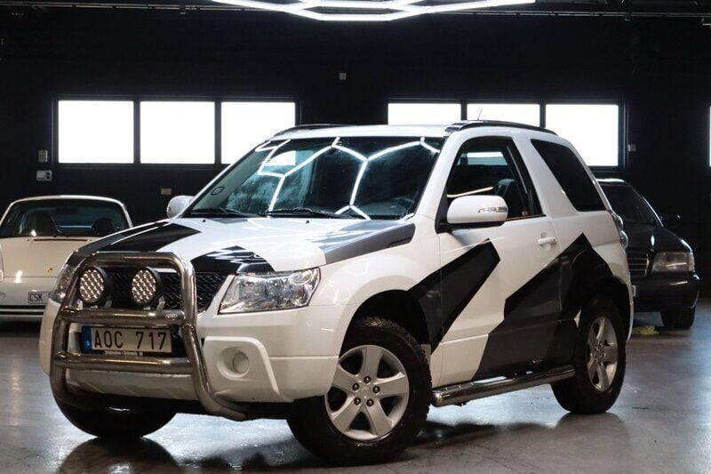 Vit Begagnad 2012 Suzuki Grand Vitara SUV | 99 900 kr - Bild 1/4
