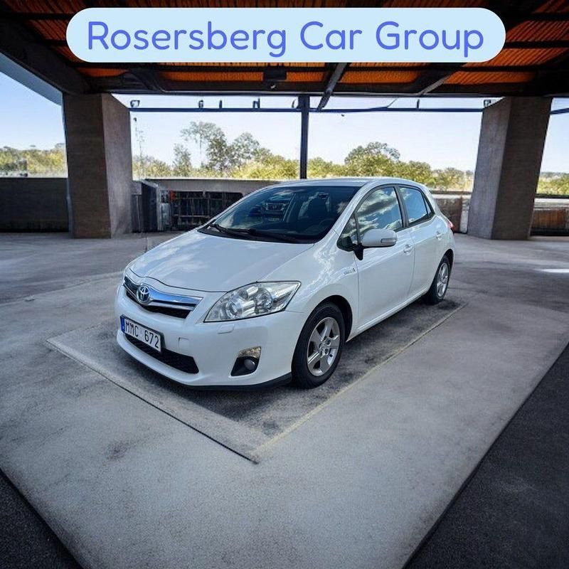 Vit Begagnad 2010 Toyota Auris Hybrid Plus Halvkombi | 89 900 kr (Marknadspris) - Bild 1/4