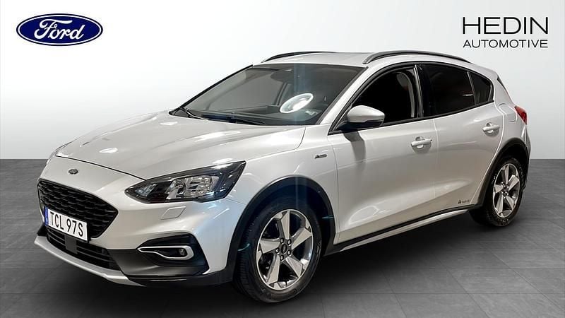 Moondust silver Begagnad 2020 Ford Focus Active Halvkombi | 169 900 kr (Marknadspris) - Bild 1/4