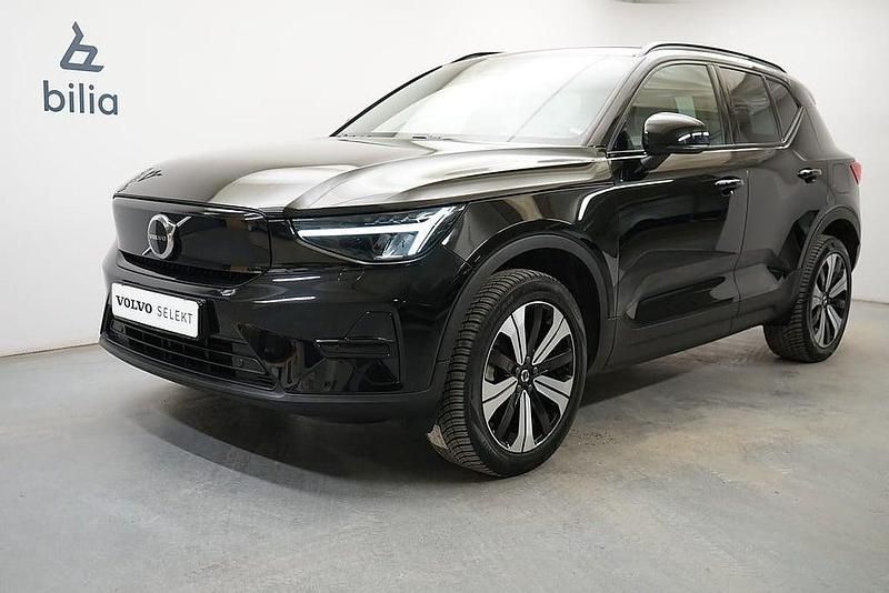 Begagnad Volvo XC40 Core 169 kW (231 HK) 2022 Svart SUV