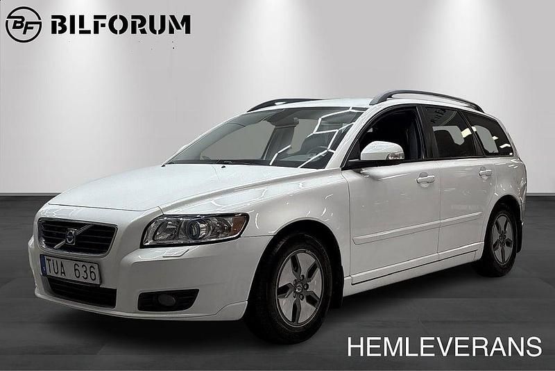 Vit Begagnad 2010 Volvo V50 Momentum Kombi | 49 800 kr (Marknadspris) - Bild 1/4