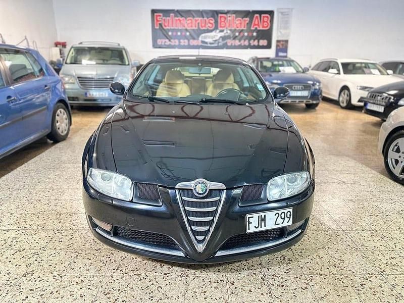 Begagnad Alfa Romeo GT 166 HK (122 kW) 2007 Svart Sportkupé