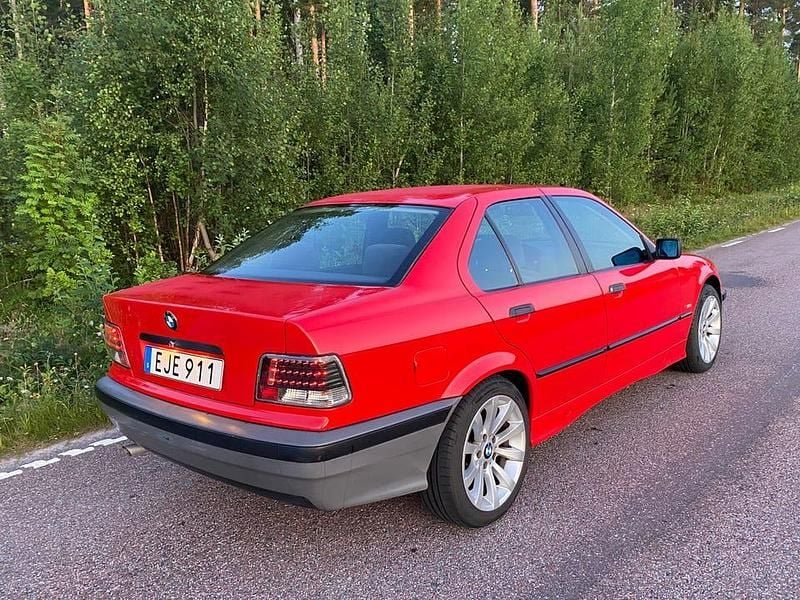 Begagnad BMW 316 190 HK (139 kW) 1992