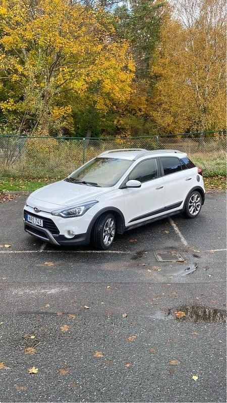 Vit Begagnad 2016 Hyundai i20 Active Kombi | 98 000 kr - Bild 1/4