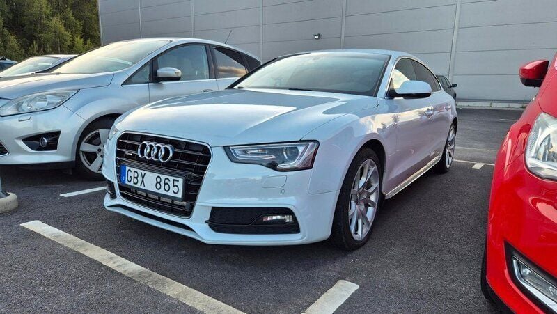 Vit Begagnad 2013 Audi A5 Sportback S-Line Halvkombi | 139 900 kr (Bra pris) - Bild 1/4