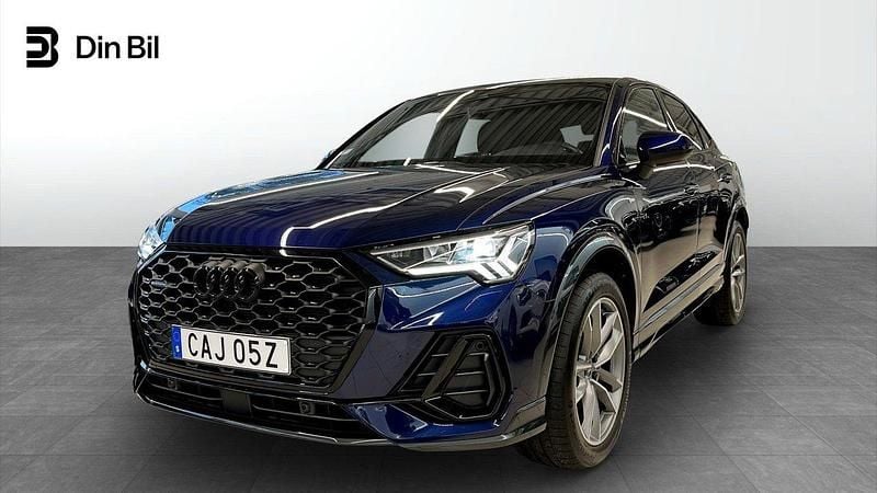 Navarrablå metallic Begagnad 2024 Audi Q3 Sportback S-Line SUV | 559 000 kr - Bild 1/4