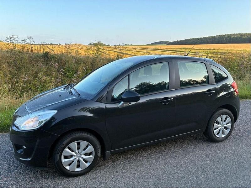 Svart Begagnad 2010 Citroën C3 Halvkombi | 35 000 kr (Marknadspris) - Bild 1/4
