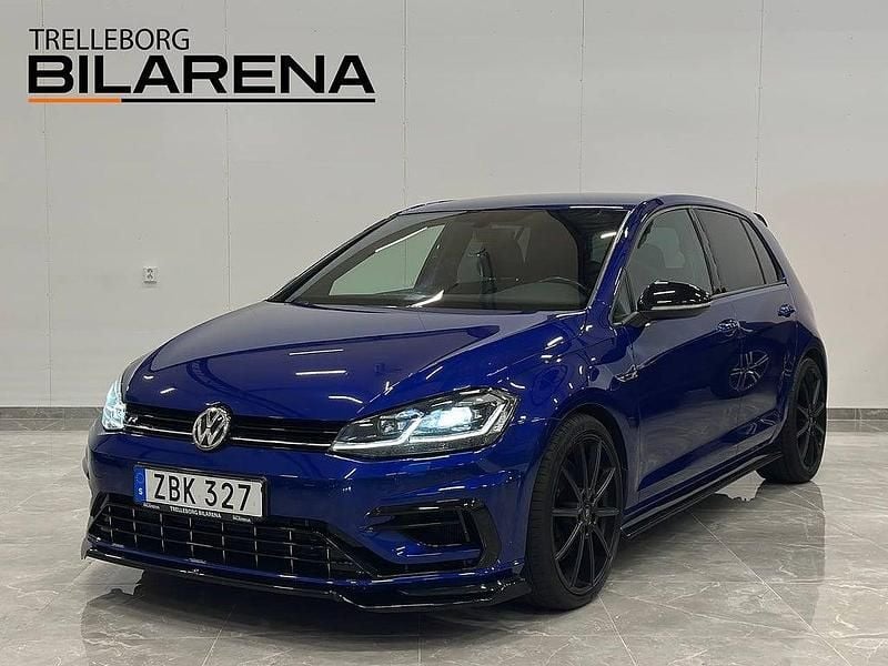 Blå Begagnad 2017 VW Golf VII R Halvkombi | 319 900 kr - Bild 1/4