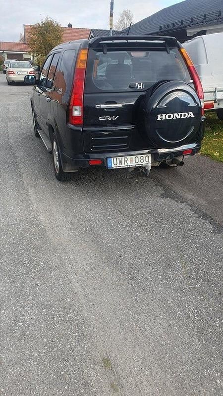Svart Begagnad 2004 Honda CR-V SUV | 25 000 kr (Superpris) - Bild 1/4