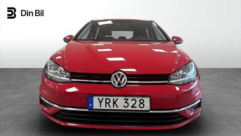 Begagnad VW Golf VII 110 HK (80 kW) 2017 Röd Halvkombi