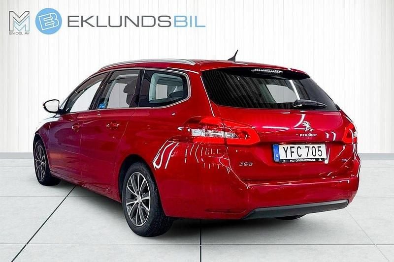 Begagnad Peugeot 308 SW Allure 131 HK (96 kW) 2016 Ljusröd Kombi