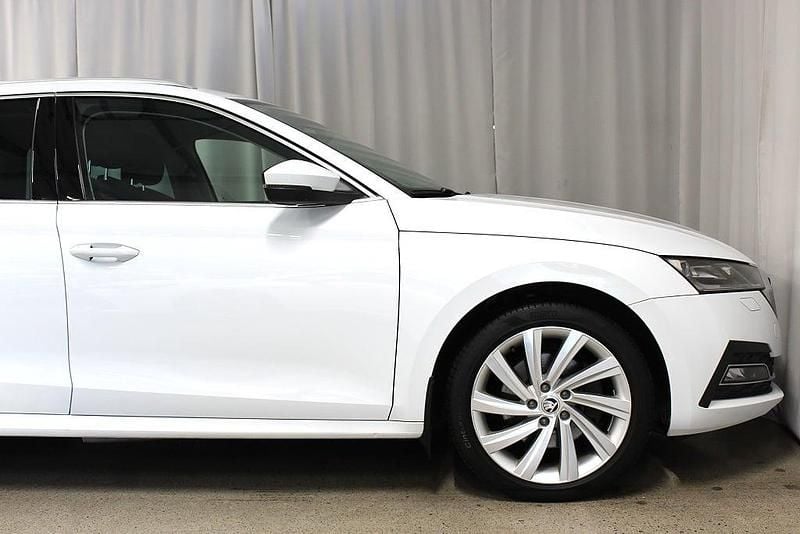 Begagnad Skoda Octavia Style 150 HK (110 kW) 2021 Vit Kombi