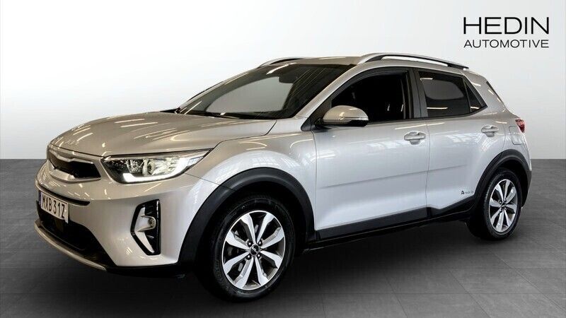 Grå (silver) Begagnad 2022 Kia Stonic 4 SUV | 199 900 kr (Bra pris) - Bild 1/4