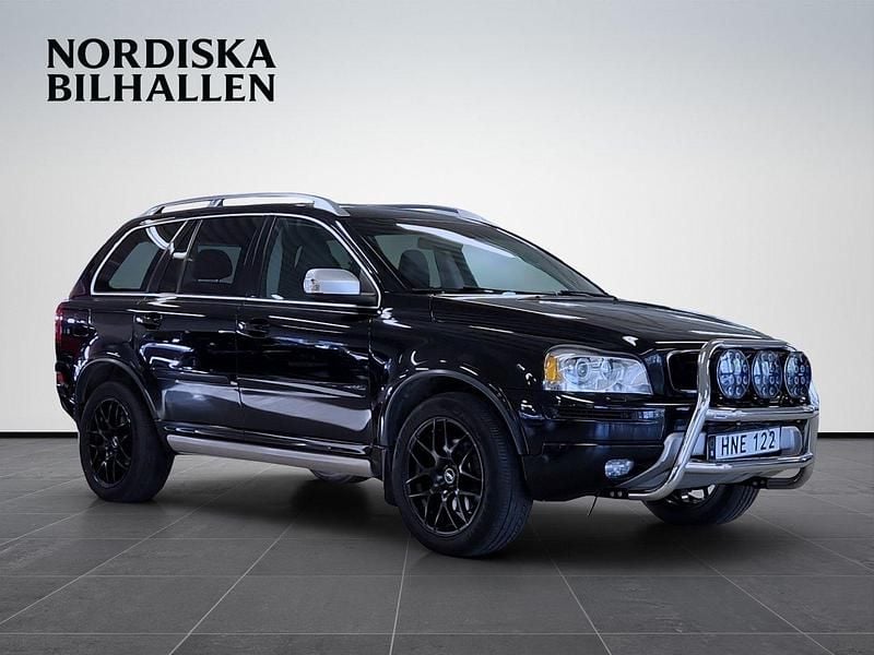 Svart Begagnad 2014 Volvo XC90 R-Design SUV | 169 795 kr (Marknadspris) - Bild 1/4