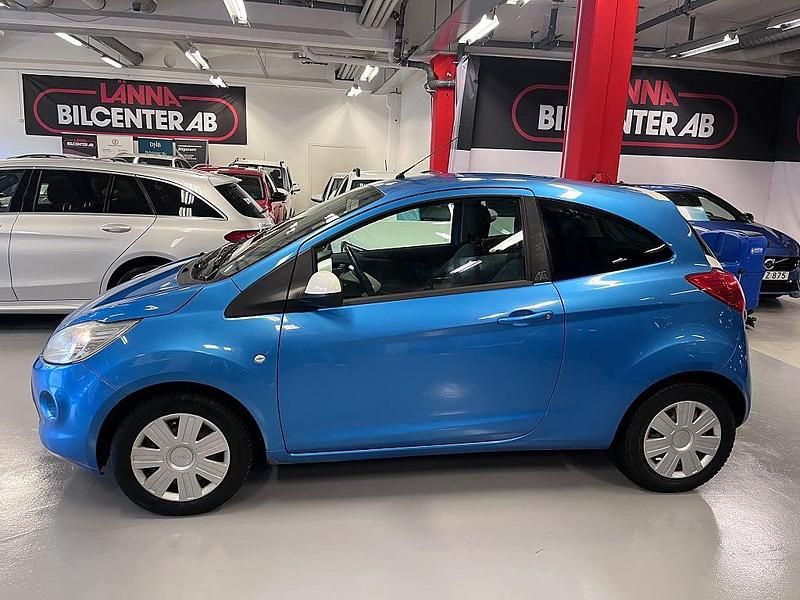 Begagnad Ford Ka Titanium 70 HK (51 kW) 2010 Blå Halvkombi