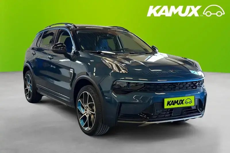 Blå Begagnad 2022 Lynk & Co 01 SUV | 294 800 kr (Marknadspris) - Bild 1/4
